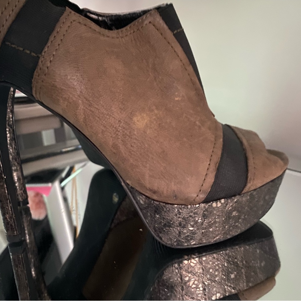 Jessica Simpson Brown and Black Platform Booties